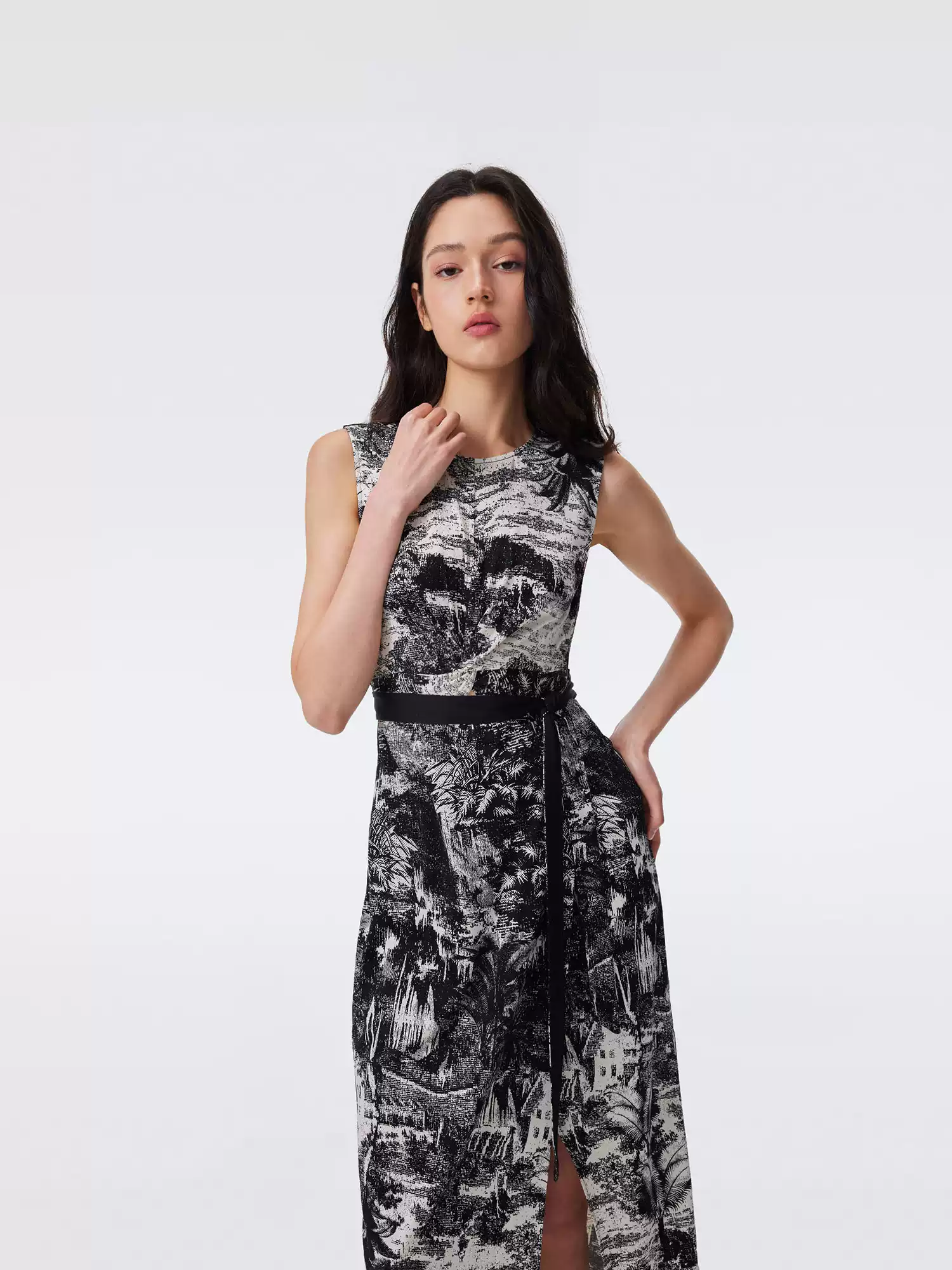 DVF Fall 2026 Sleeveless Twist-Waist Knit Dress - photo 3