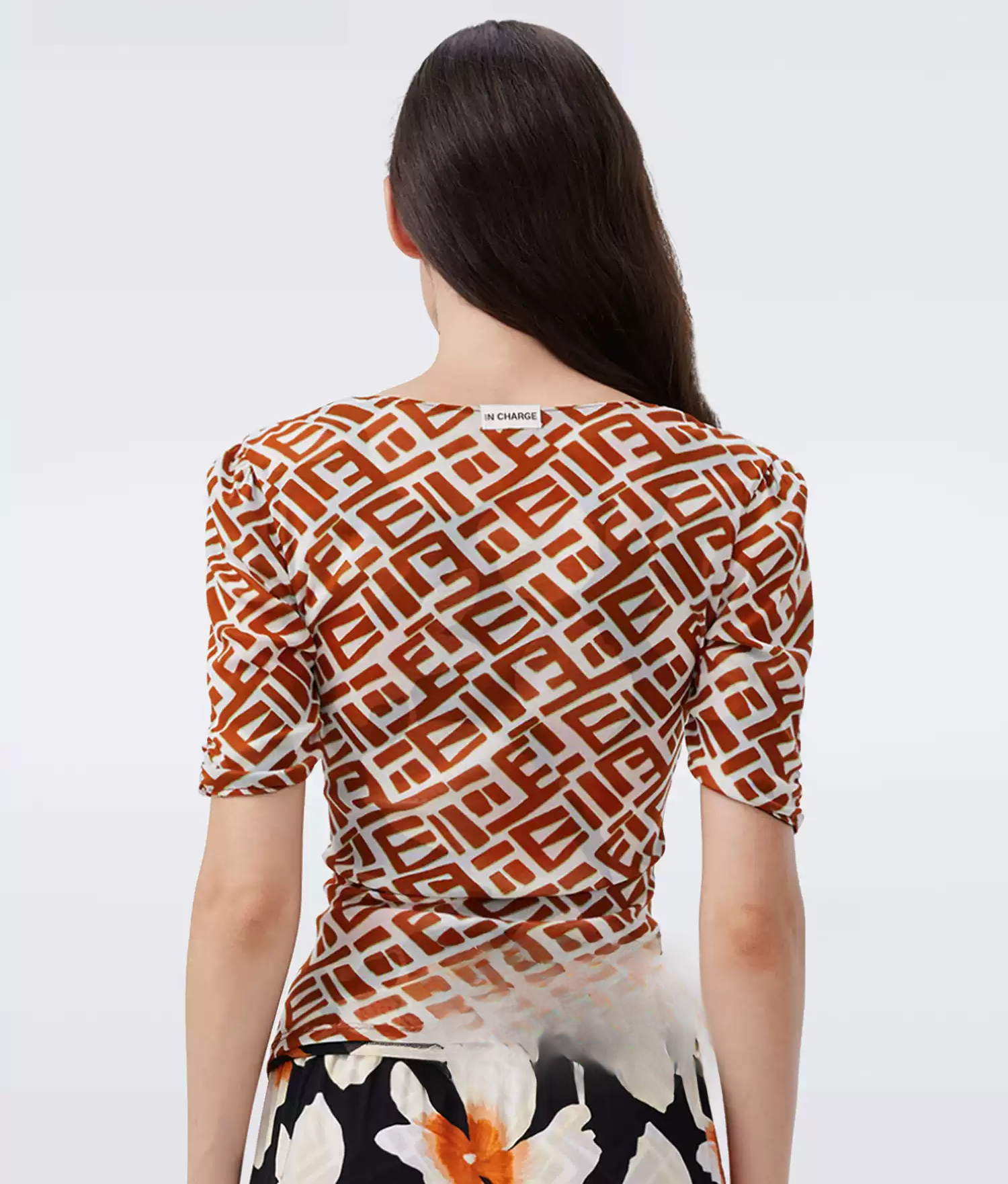 DVF Fall 2026 Reversible Printed Top & Skirt Set - photo 3