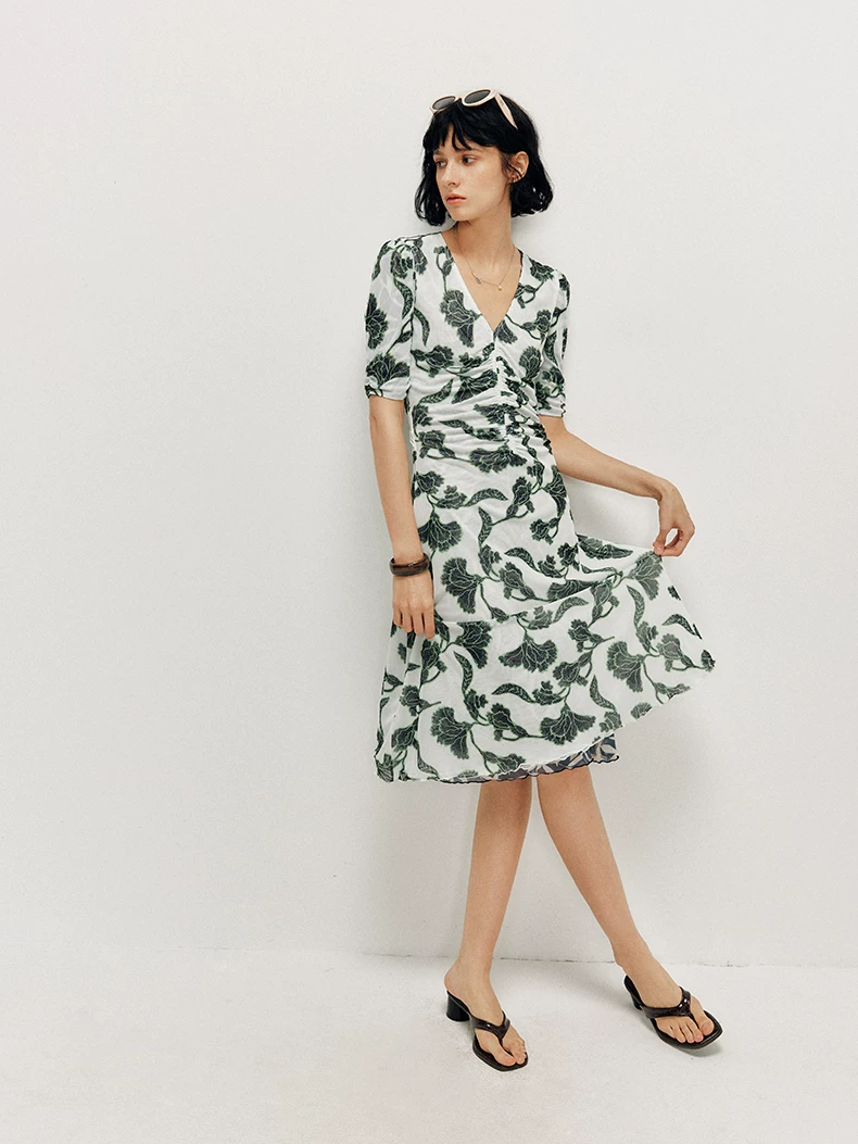 DVF Floral-Print Stretch-Mesh V-Neck Tea Dress - detail 19