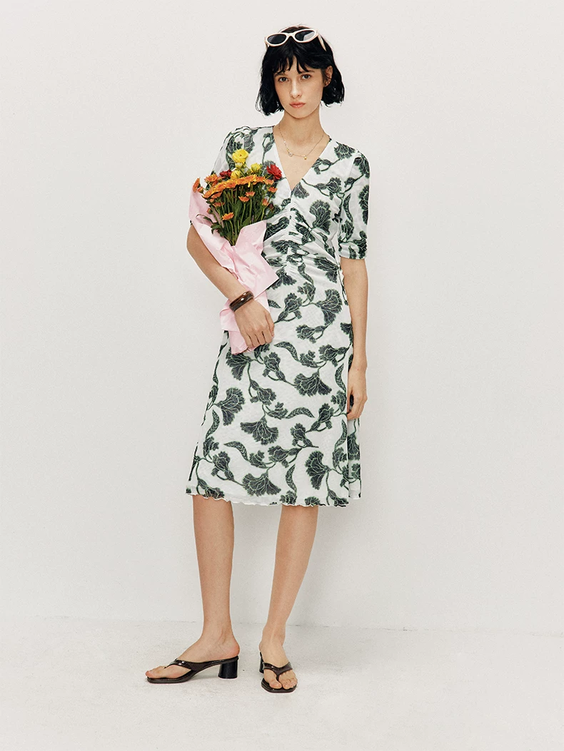 DVF Floral-Print Stretch-Mesh V-Neck Tea Dress - detail 16